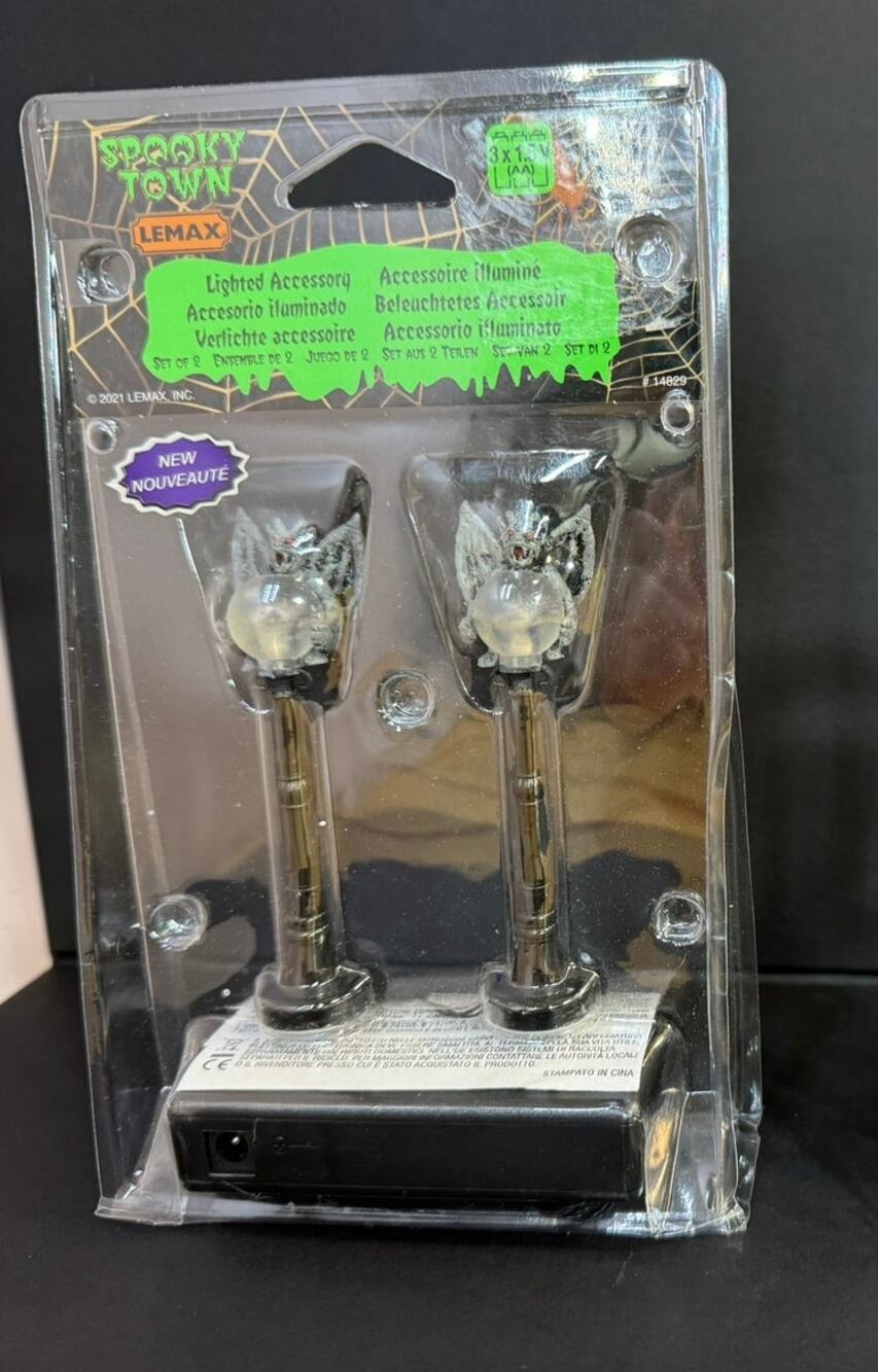 Lemax Spooky Town Gargoyle Lamp Post Set 14829 Lighted Halloween Village NIP